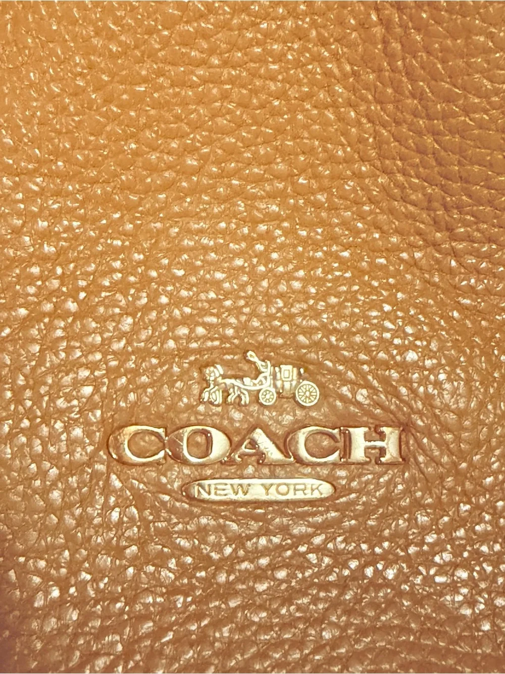 Authentic Coach Hallie shoulder bag Pebbled Leather Shoulder Tote with Gold